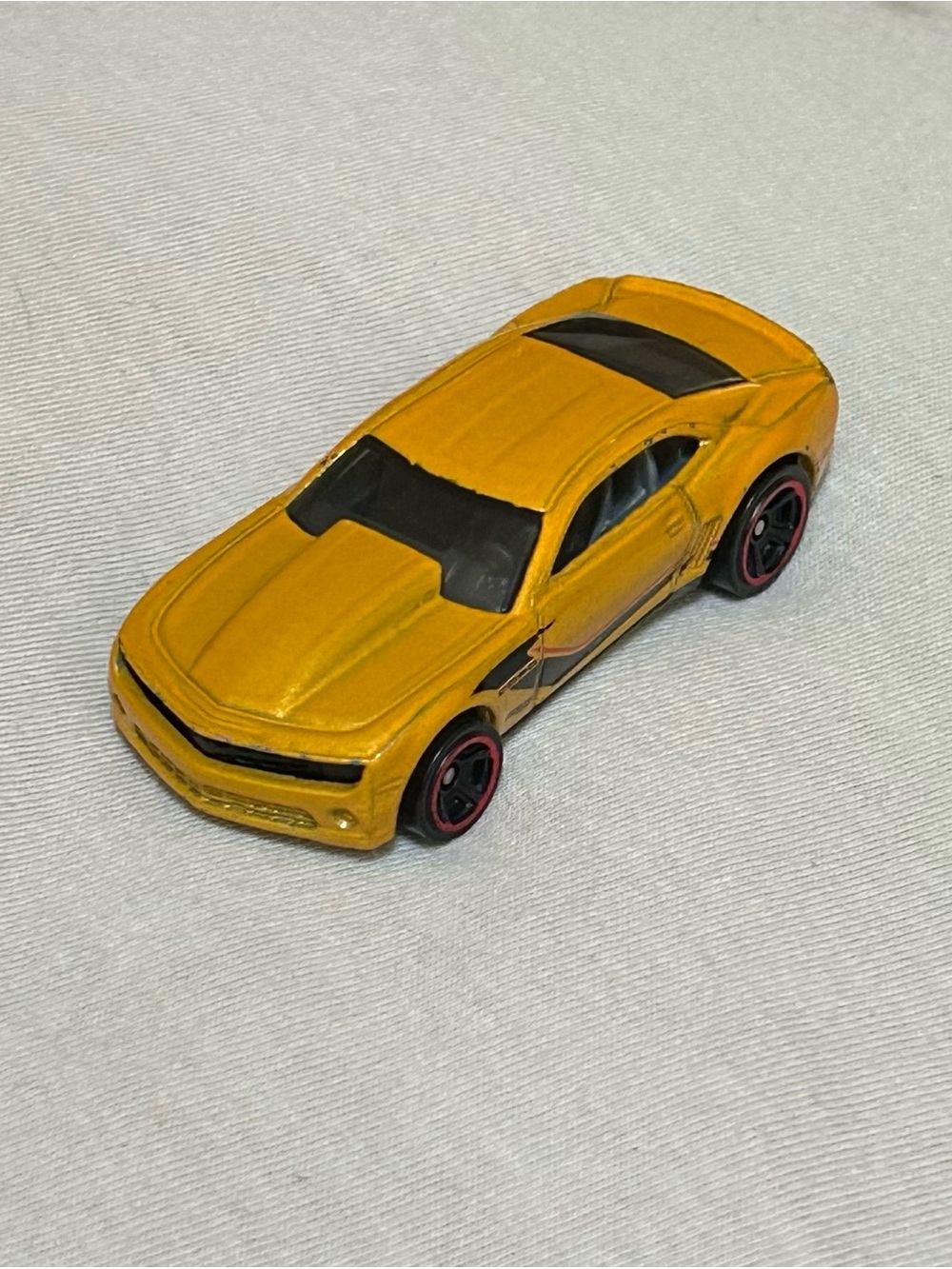 Hot Wheels '13 COPO Camaro Yellow Gold Black Stripe Side Graphics Loose 1:64